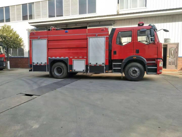 國六泡沫消防車解放8噸泡沫消防車