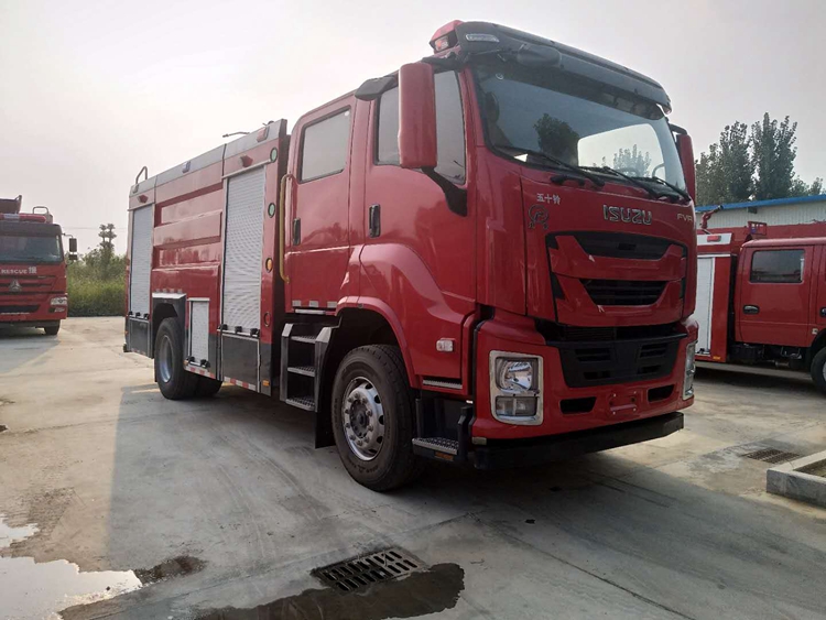 國六五十鈴6噸水罐消防車